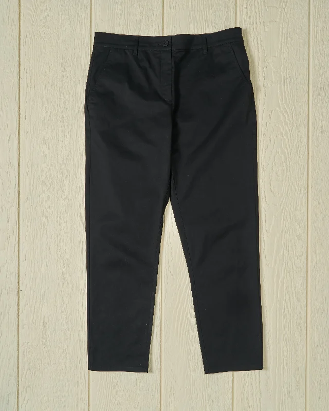 Women’s Narrow Leg Chino in Black