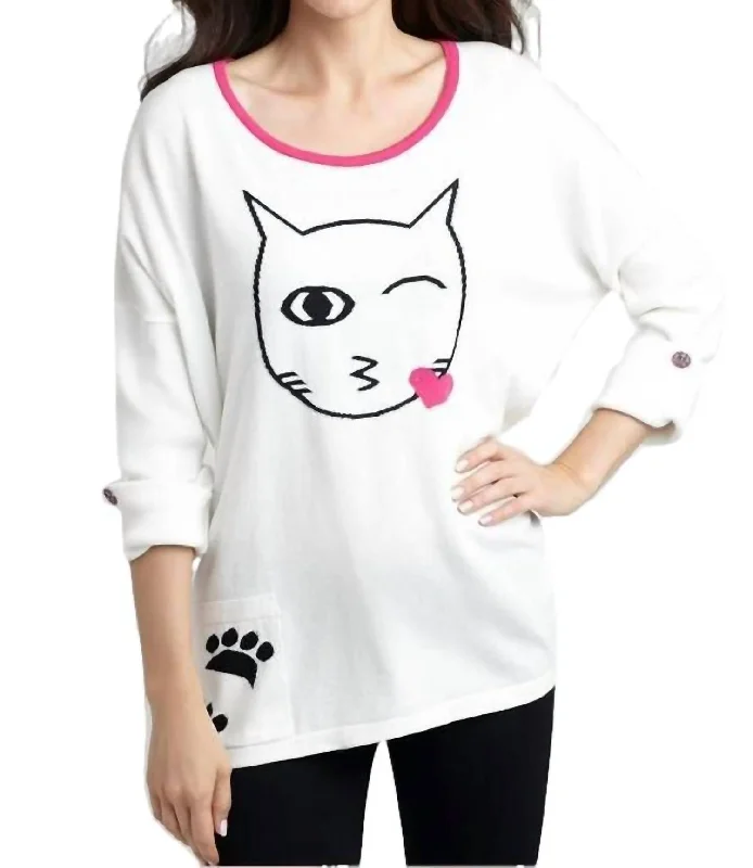 Cat Kiss Graphic Sweater In White/black